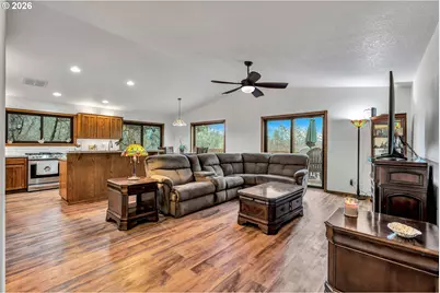 45723 SW Saddleback Dr, Gaston, OR 97119 - Photo 3