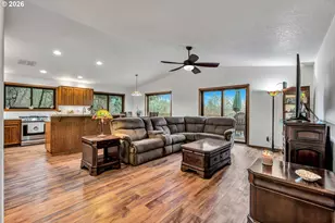 45723 SW Saddleback Dr, Gaston, OR 97119 - Photo 3