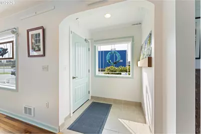 525 11th St, Bandon, OR 97411 - Photo 7