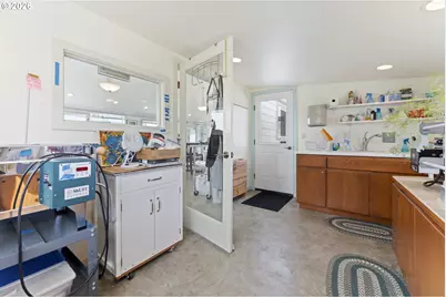 525 11th St, Bandon, OR 97411 - Photo 31