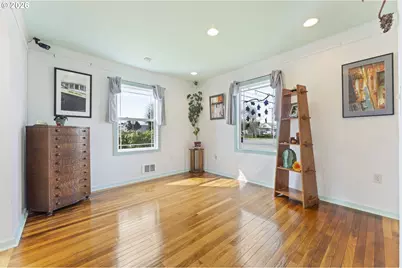 525 11th St, Bandon, OR 97411 - Photo 13