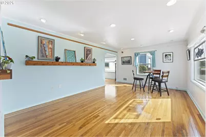 525 11th St, Bandon, OR 97411 - Photo 9