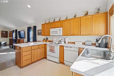 4644 Calumet Way, Eugene, OR 97404 - Photo 9
