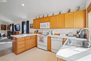 4644 Calumet Way, Eugene, OR 97404 - Photo 9