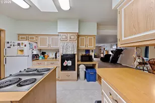 1050 W Lincoln St, Carlton, OR 97111 - Photo 23