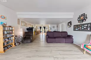 1050 W Lincoln St, Carlton, OR 97111 - Photo 9