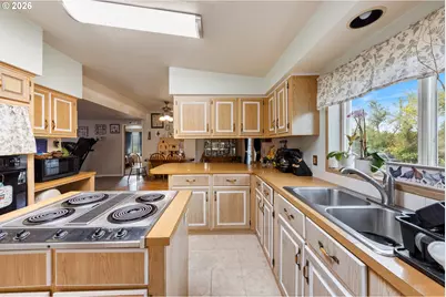 1050 W Lincoln St, Carlton, OR 97111 - Photo 21