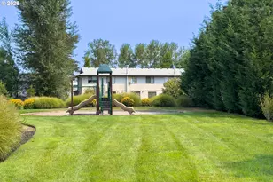 178 SW Lancaster Ct, Troutdale, OR 97060 - Photo 33