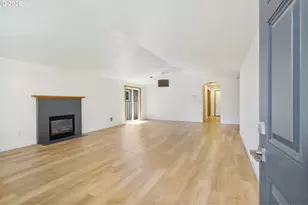 6925 SE 65th Ave, Portland, OR 97206 - Photo 3