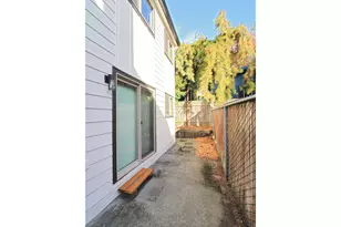 2903 SE Pine St, Portland, OR 97214 - Photo 3