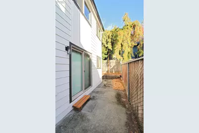 2903 SE Pine St, Portland, OR 97214 - Photo 5