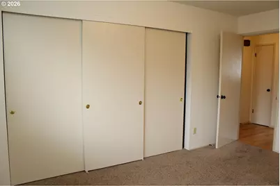 2903 SE Pine St, Portland, OR 97214 - Photo 9