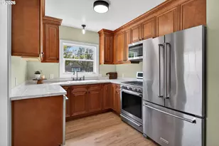 2241 SE 92nd Ave, Portland, OR 97216 - Photo 11
