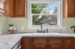 2241 SE 92nd Ave, Portland, OR 97216 - Photo 13