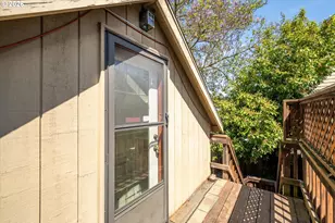663 Van Buren St, Eugene, OR 97402 - Photo 17