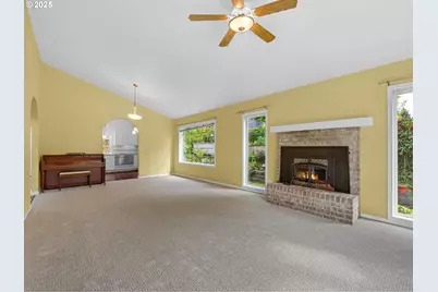 343 Hemlock St, Seaside, OR 97138 - Photo 3