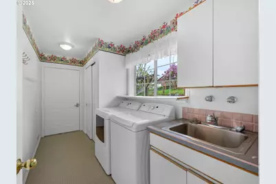 343 Hemlock St, Seaside, OR 97138 - Photo 13