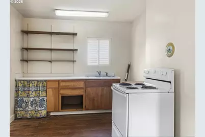 303 N 8th St, Cottage Grove, OR 97424 - Photo 13