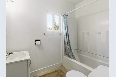 303 N 8th St, Cottage Grove, OR 97424 - Photo 15