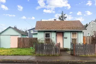 303 N 8th St, Cottage Grove, OR 97424 - Photo 1