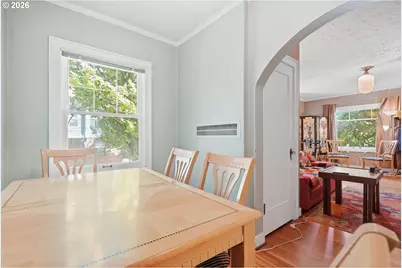 2953 SE Hawthorne Blvd, Portland, OR 97214 - Photo 9