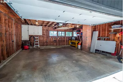 275 Sunset Dr, Eugene, OR 97403 - Photo 41