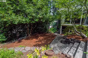 275 Sunset Dr, Eugene, OR 97403 - Photo 35