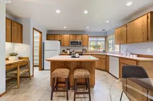 665 NE Valarie Ct, Hillsboro, OR 97124 - Photo 11