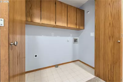 665 NE Valarie Ct, Hillsboro, OR 97124 - Photo 25