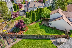 665 NE Valarie Ct, Hillsboro, OR 97124 - Photo 37