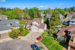 665 NE Valarie Ct, Hillsboro, OR 97124 - Photo 33