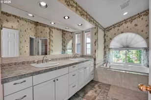 11826 SE Grand Vista Dr, Clackamas, OR 97015 - Photo 21