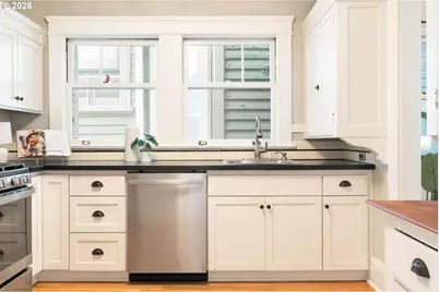 118 NW King Ave #21, Portland, OR 97210 - Photo 19