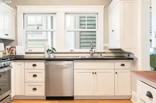118 NW King Ave, Portland, OR 97210 - Photo 17