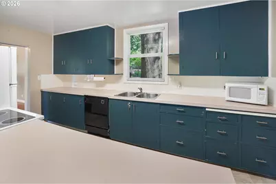 5741 SW Pasadena Dr, Portland, OR 97219 - Photo 5