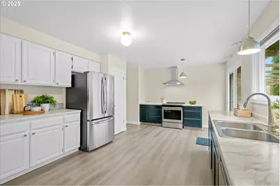 9175 SE Lynn Ln, Happy Valley, OR 97086 - Photo 17