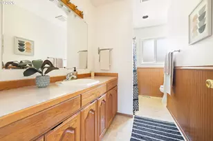 918 NE 152nd Ave, Portland, OR 97230 - Photo 17