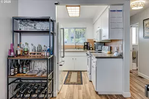 553 N Hayden Bay Dr, Portland, OR 97217 - Photo 13