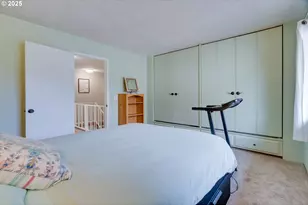 553 N Hayden Bay Dr, Portland, OR 97217 - Photo 25