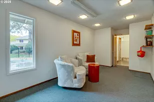 553 N Hayden Bay Dr, Portland, OR 97217 - Photo 35