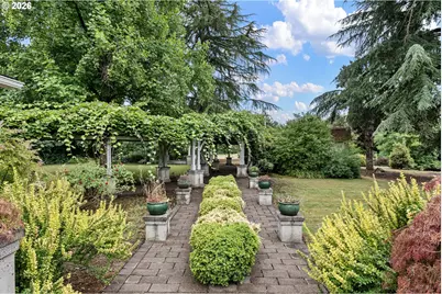 292 S Garden Way, Eugene, OR 97401 - Photo 25