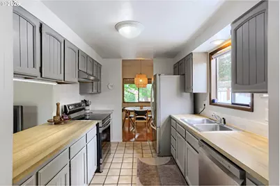 10110 SW Exmoor Pl, Beaverton, OR 97008 - Photo 11