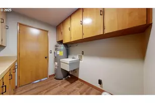 16945 Pacific View Dr, Brookings, OR 97415 - Photo 19