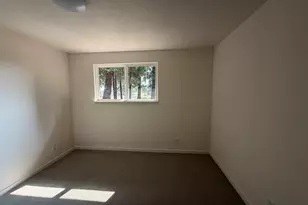 28016 Green Oaks Dr, Eugene, OR 97402 - Photo 15