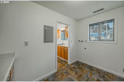 67538 E Bay Rd, North Bend, OR 97459 - Photo 25