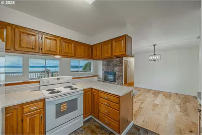 67538 E Bay Rd, North Bend, OR 97459 - Photo 23