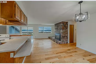 67538 E Bay Rd, North Bend, OR 97459 - Photo 21