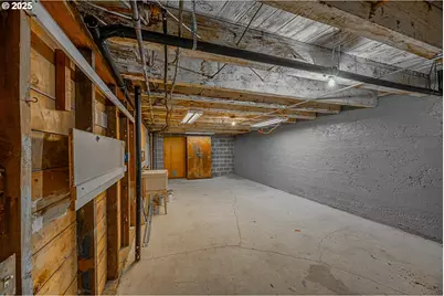 67538 E Bay Rd, North Bend, OR 97459 - Photo 43