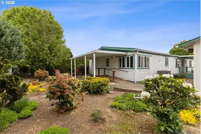 300 SE Lacreole Dr, Dallas, OR 97338 - Photo 33