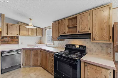 300 SE Lacreole Dr, Dallas, OR 97338 - Photo 9